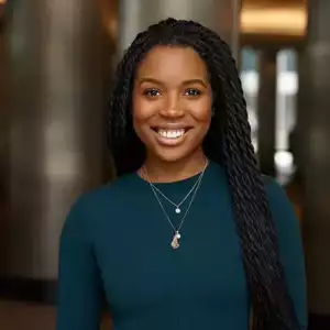 Picture of Courtney Bowen